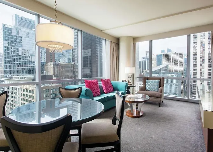 Thewit Chicago By Suiteness